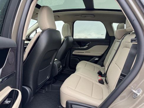 New 2026 Lincoln Corsair Grand Touring AWD/4WD image 9