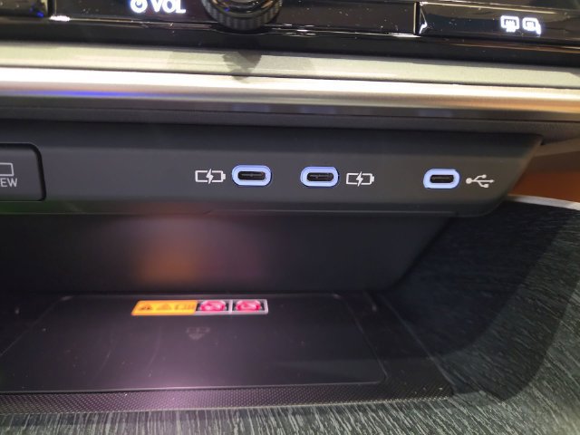 New 2026 Lexus RZ 450e AWD w/ Accessory Package (2T) image 25