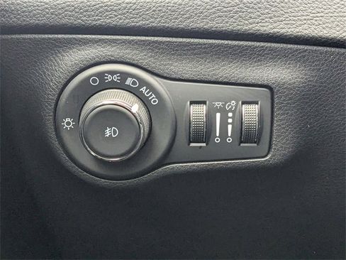 Used 2021 Jeep Compass Limited image 23