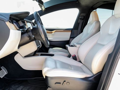 Used 2021 Tesla Model X Long Range image 4