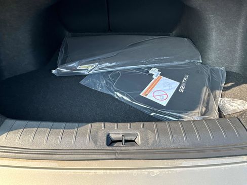New 2026 Nissan Sentra SV w/ SV Convenience Package FWD image 16