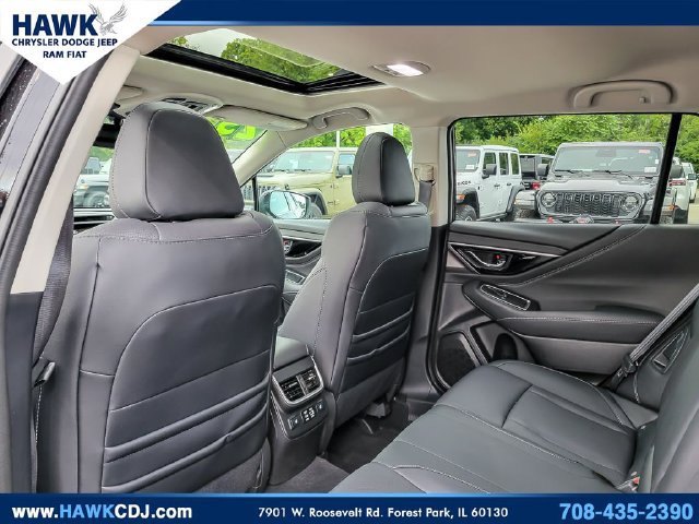 Used 2025 Subaru Outback Limited AWD/4WD image 12