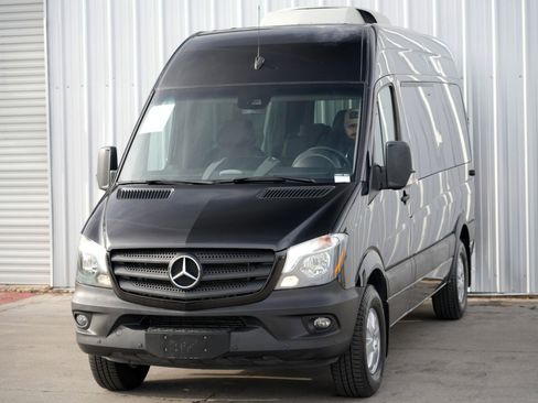 Used 2018 Mercedes-Benz Sprinter 2500 image 36