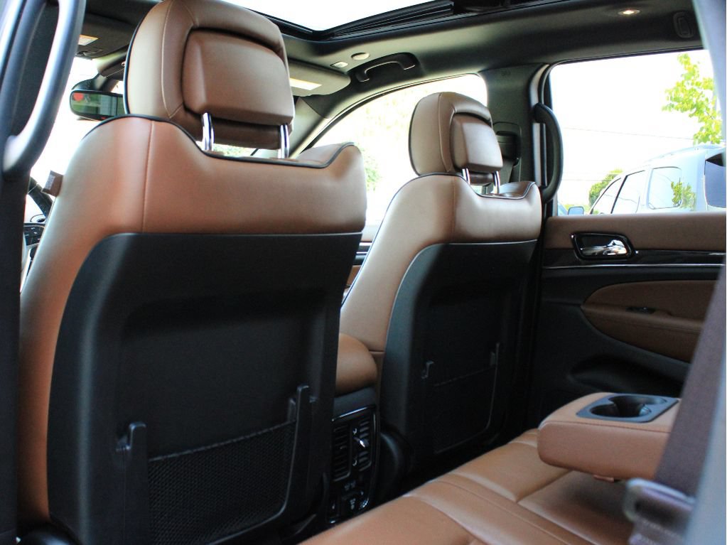 Used 2021 Jeep Grand Cherokee Overland AWD/4WD image 30