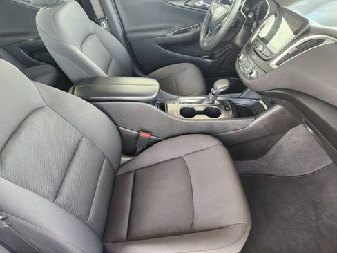 Used 2025 Chevrolet Malibu LT FWD image 13
