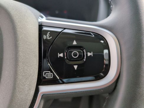 Used 2025 Volvo XC60 B5 Plus image 20