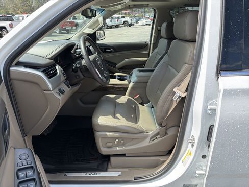 Used 2016 GMC Yukon XL SLT w/ Open Road Package image 10