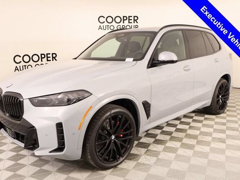 New 2026 BMW X5 xDrive40i w/ M Sport Package AWD/4WD image 11