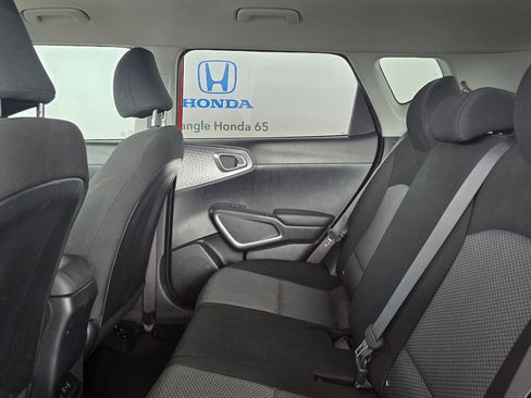 Used 2025 Kia Soul LX FWD image 8