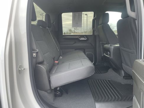 Used 2024 Chevrolet Silverado 2500 LT w/ Convenience Package image 28