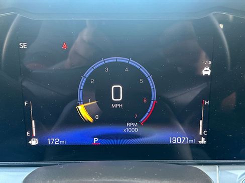 Used 2025 Chevrolet Trax LT image 38