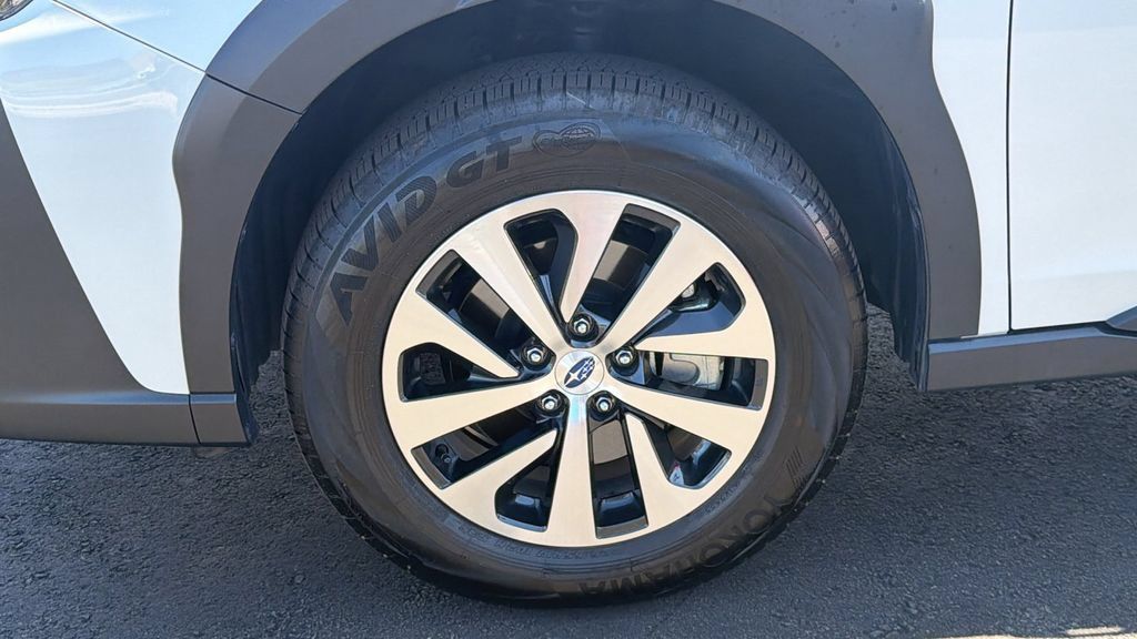 Used 2024 Subaru Outback Premium AWD/4WD image 9
