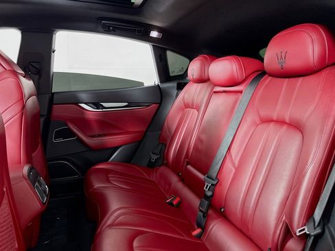 Used 2018 Maserati Levante GranSport image 7