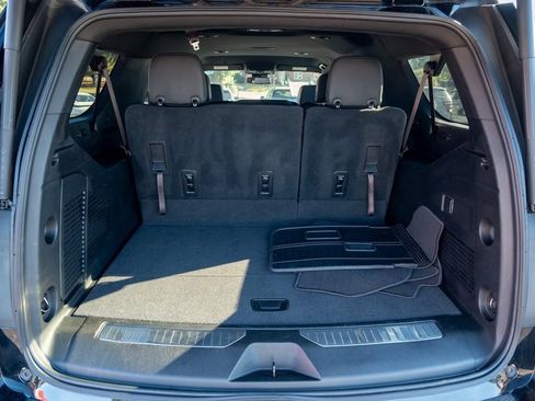 Used 2023 Chevrolet Suburban RST image 30