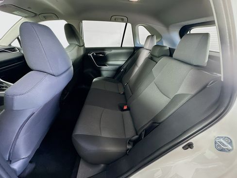 Used 2025 Toyota RAV4 XLE FWD image 28