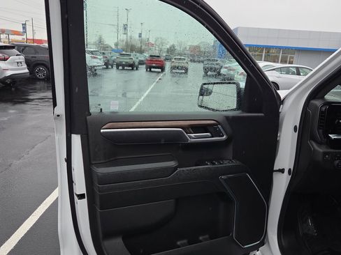 Certified 2025 Chevrolet Silverado 1500 LT image 15