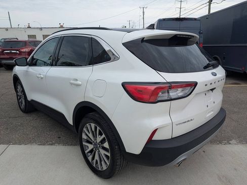 Used 2022 Ford Escape Titanium AWD/4WD image 5