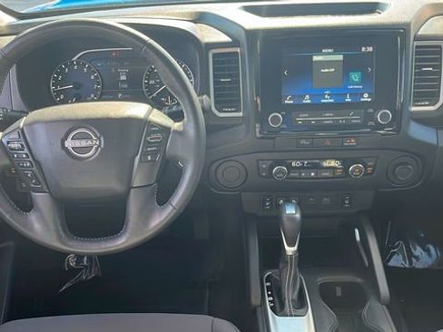 Used 2024 Nissan Frontier SV w/ SV Convenience Package RWD image 4