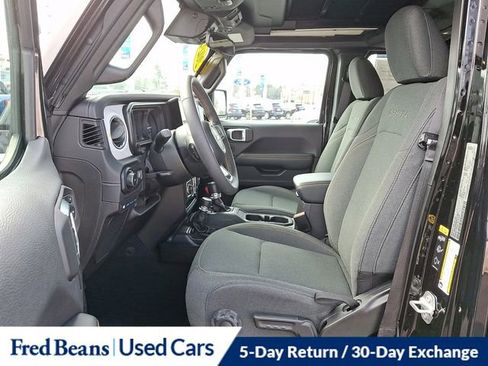 Used 2024 Jeep Wrangler Unlimited Sahara image 16