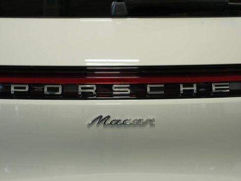 New 2026 Porsche Macan image 38