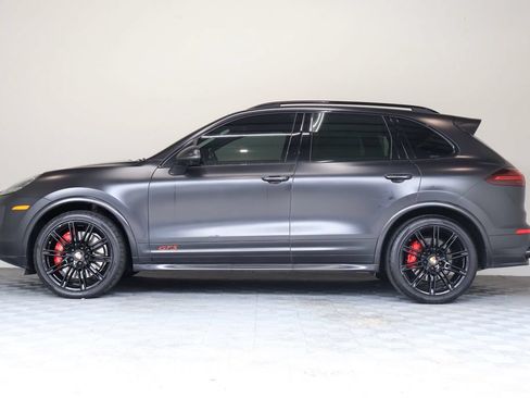 Used 2017 Porsche Cayenne GTS AWD/4WD image 7