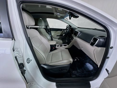 Used 2020 Kia Sportage EX w/ EX Technology Package image 29