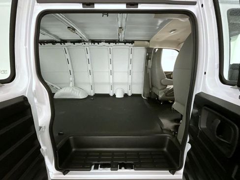 New 2025 Chevrolet Express 3500 w/ Driver Convenience Package image 11