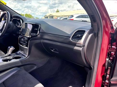 Used 2020 Jeep Grand Cherokee Altitude AWD/4WD image 18