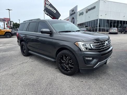 Used 2019 Ford Expedition XLT RWD image 1