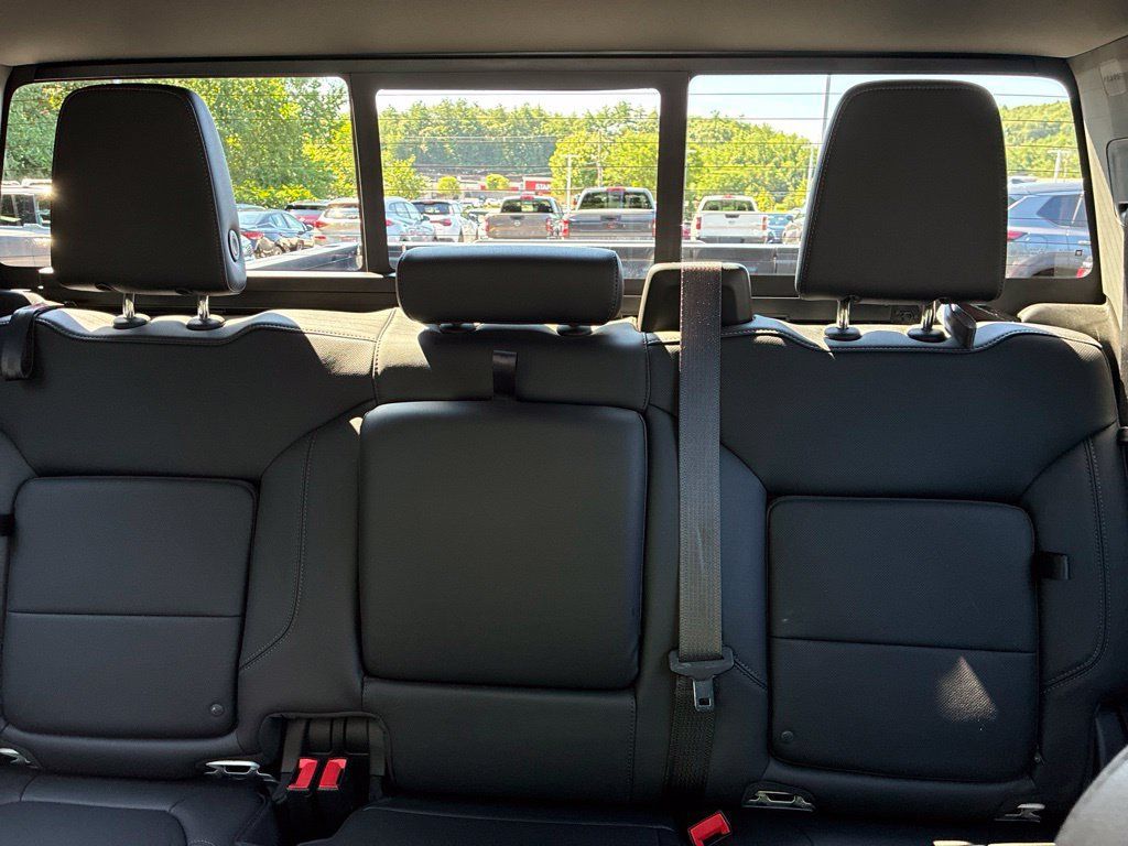 Used 2021 GMC Sierra 1500 SLT w/ SLT Premium Plus Package AWD/4WD image 25