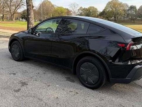 Used 2026 Tesla Model Y 2WD image 4