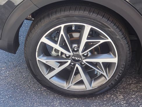 Used 2022 Kia Niro Touring Special Edition FWD image 11