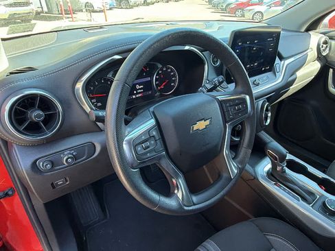 Used 2025 Chevrolet Blazer LT AWD/4WD image 9