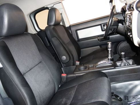 Used 2012 Toyota FJ Cruiser 4WD w/ Upgrade Pkg image 55