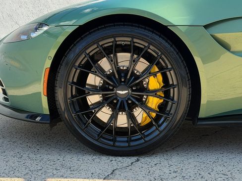 Used 2023 Aston Martin V8 Vantage Coupe RWD image 4