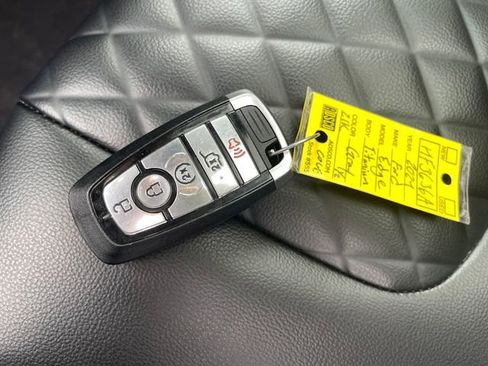 Used 2024 Ford Edge Titanium AWD/4WD image 23