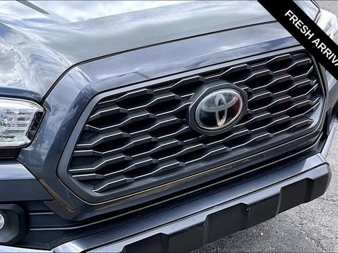 Used 2020 Toyota Tacoma TRD Off-Road AWD/4WD image 33