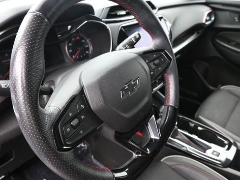 Used 2021 Chevrolet TrailBlazer RS w/ Sun and Liftgate Package image 27