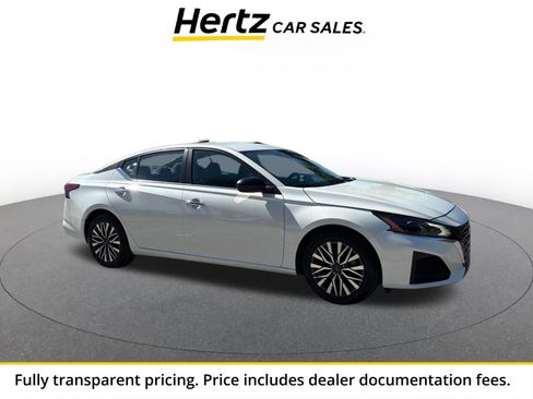 Used 2025 Nissan Altima 2.5 SV FWD image 1