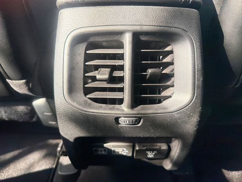 Used 2022 Jeep Cherokee Latitude Lux image 24