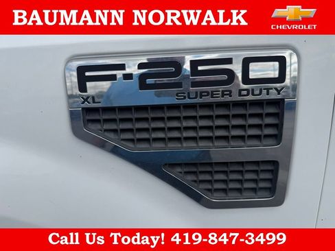 Used 2009 Ford F250 XL AWD/4WD image 4