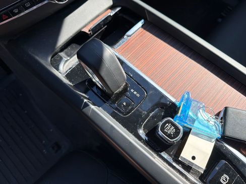 Certified 2023 Volvo XC60 B5 Plus w/ Protection Package Premier image 28