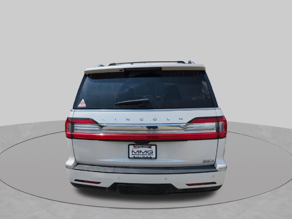Used 2018 Lincoln Navigator Select w/ Technology Package RWD image 11