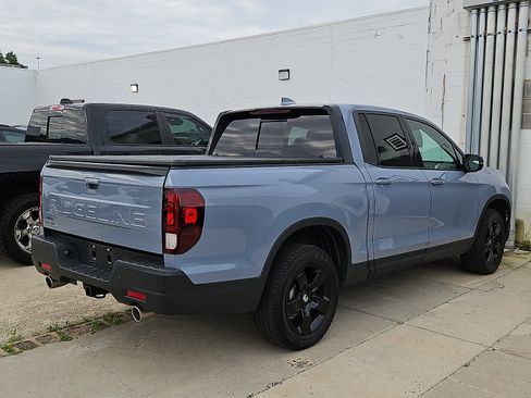 Used 2024 Honda Ridgeline Black Edition image 9