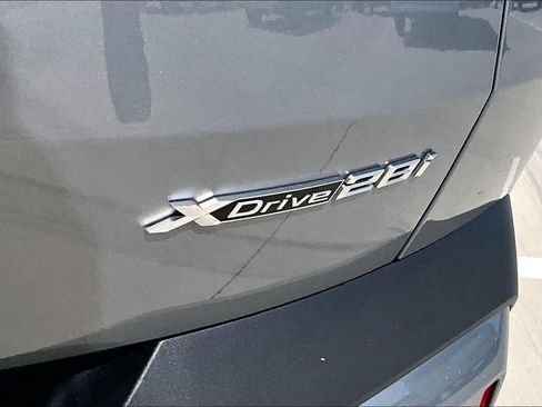 Used 2026 BMW X2 xDrive28i AWD/4WD image 9