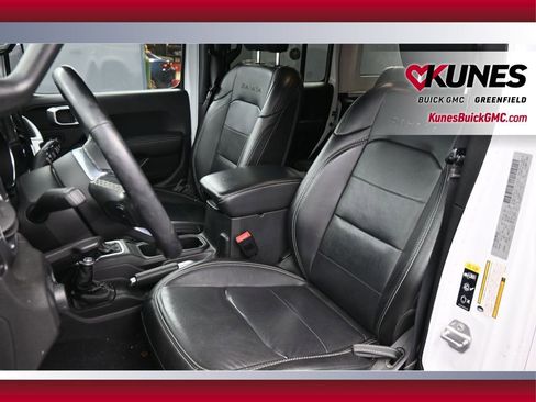 Used 2020 Jeep Wrangler Unlimited Sahara AWD/4WD image 19