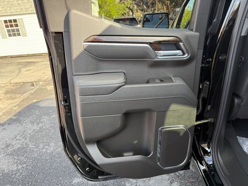 New 2026 GMC Sierra 1500 Elevation image 17