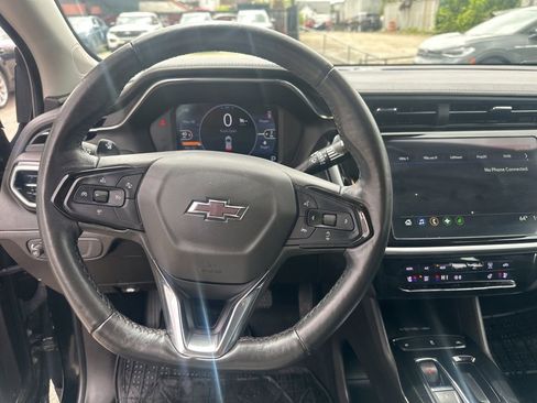Used 2023 Chevrolet Bolt EUV LT w/ Convenience Package FWD image 15