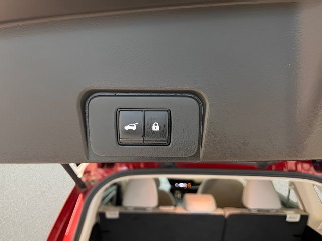 Used 2025 Nissan Rogue SV AWD/4WD image 11