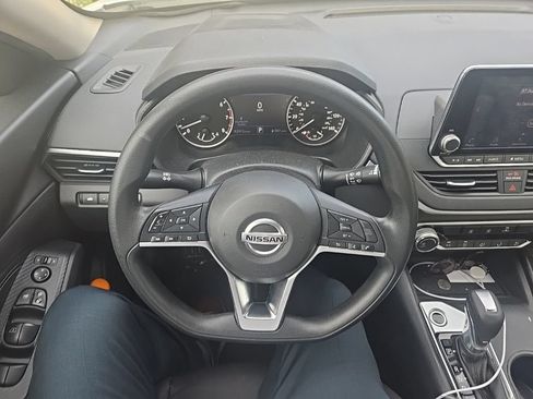 Used 2019 Nissan Altima 2.5 S FWD image 9